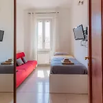 10 Min Colosseum, Prenestinhome - Renovated 2024 Apartment, P Igneto , Self Check-in H24 Apartament Rzym